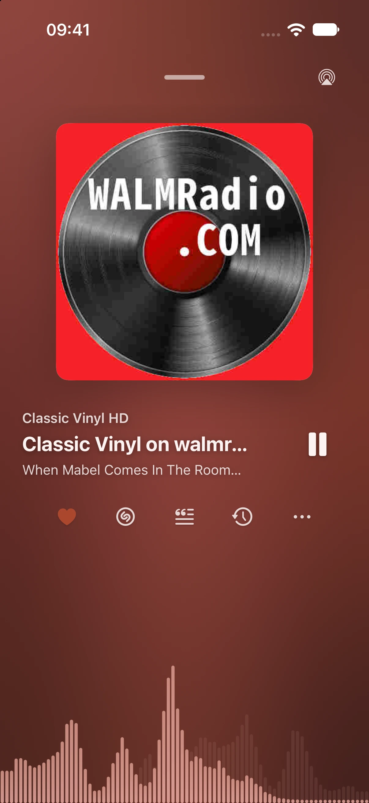 TuneRadar playing Classic Vinyl HD on iPhone, with song information